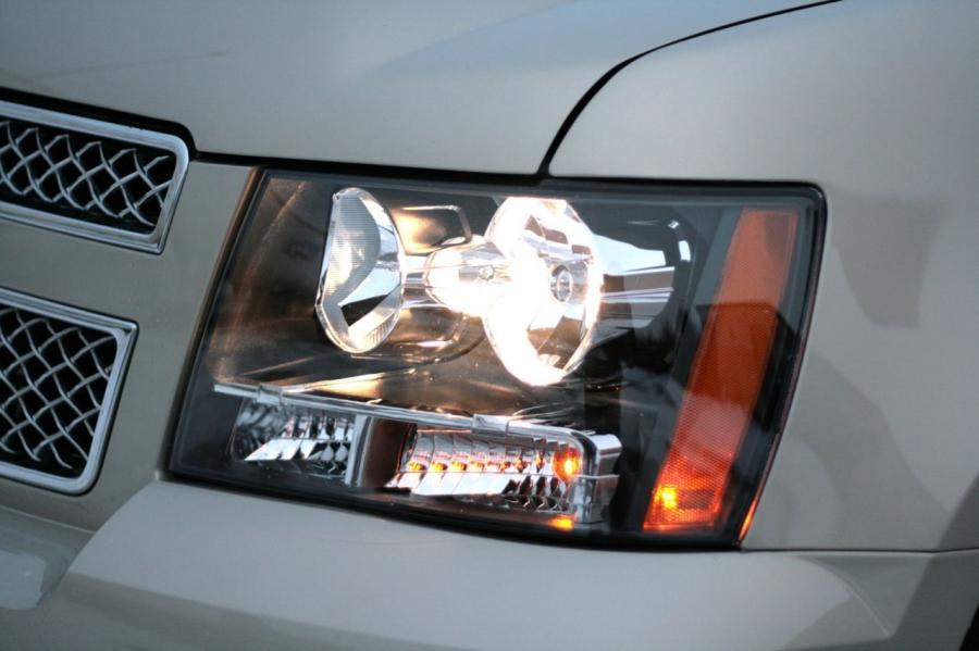  Chevrolet Tahoe LTZ 6 2L 4x4 2009 года  (фото 2 из 23)